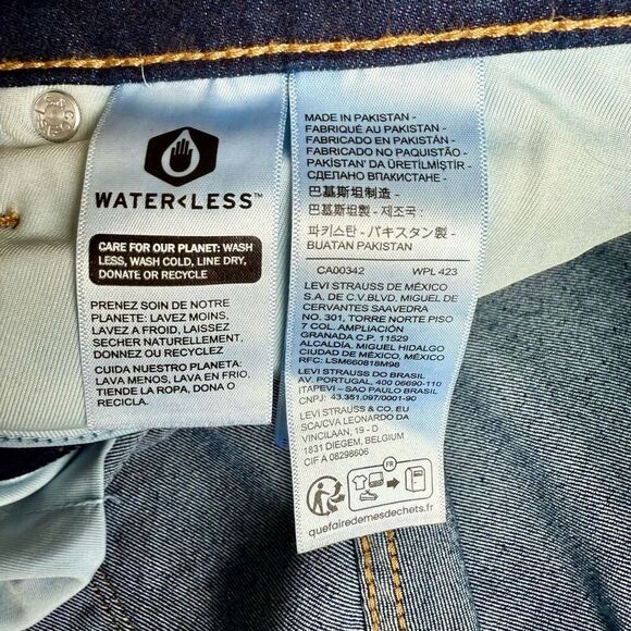 NWOT Levi’s Women’s 315 Shaping Bootcut Jeans - Picture 3 of 10